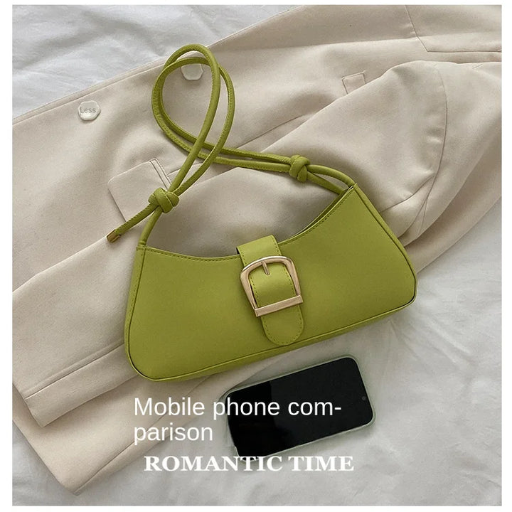 Baguette bag, design minimalista meia-lua, alça curta