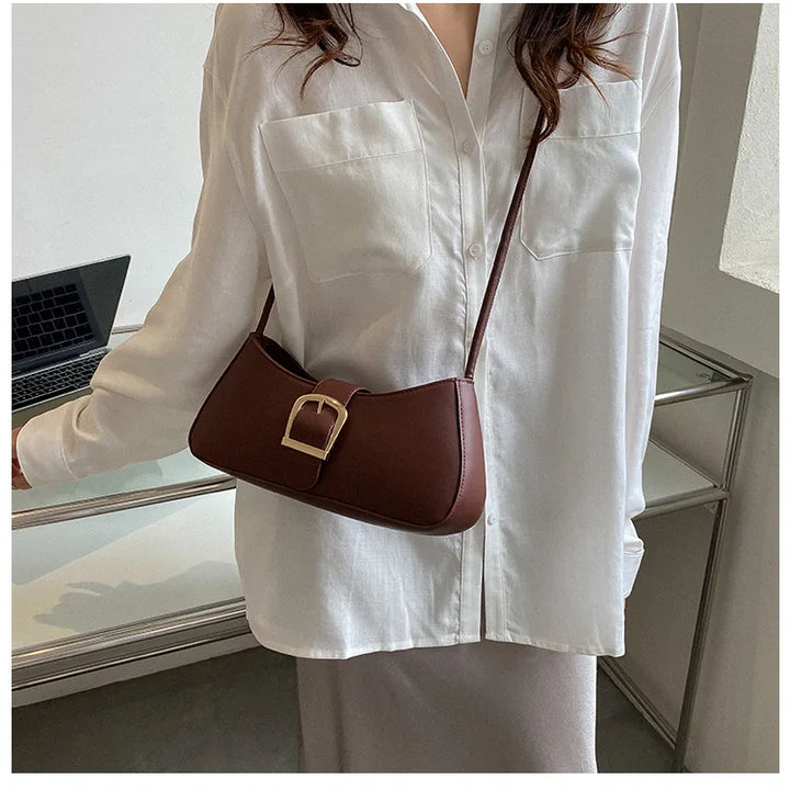 Baguette bag, design minimalista meia-lua, alça curta